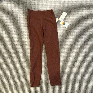 Vuori women’s leggings, size M, color rosey pink, brand new with tags